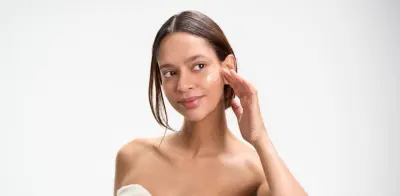 Ingredientes funcionales y rutinas diarias: claves para combatir el daño ambiental en piel y cabello