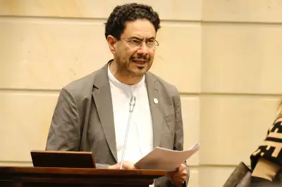 Iván Cepeda explica por qué lee sus discursos en campaña: 'No es retórica'