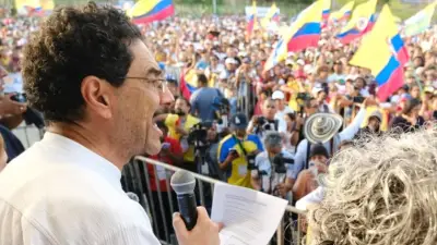 Iván Cepeda promete reducir salarios del Ejecutivo si llega a la Presidencia de Colombia