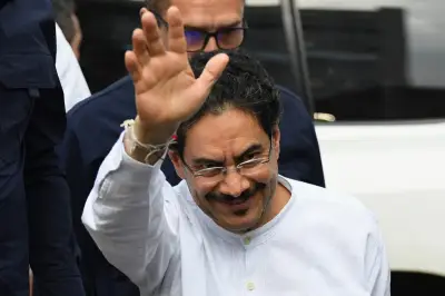 Iván Cepeda propone eliminar el CNE si llega a la presidencia en 2026