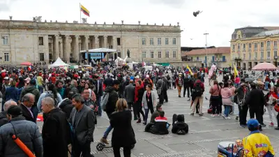 Izquierda convoca a protestas tras suspensión del aumento salarial por Consejo de Estado