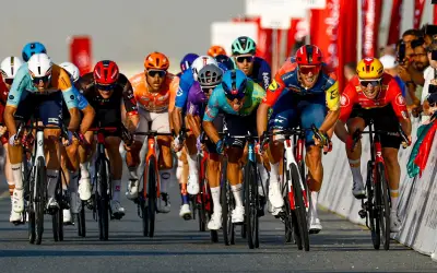 Jonathan Milan gana al sprint en Dubái mientras Harold Tejada mantiene el podio en UAE Tour 2026