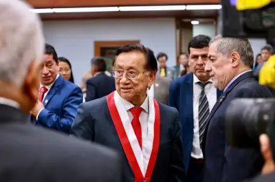 José María Balcázar asume como presidente interino de Perú tras elección en Congreso