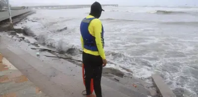 Joven de 19 años desaparece en Puerto Colombia tras ser arrastrado por fuerte oleaje