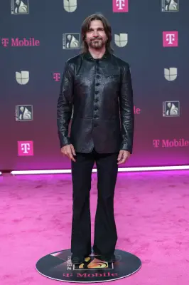 Juanes recibe Premio a la Trayectoria en Premios Lo Nuestro 2026 con emotivo discurso