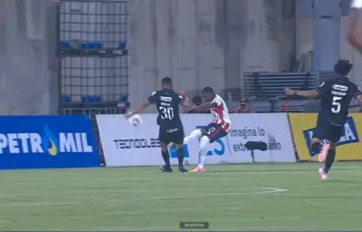 Junior vs América: Penal Histórico a los 7 Segundos Marca Récord Mundial