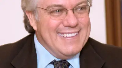 La Democracia Colombiana: Un Llamado Urgente al Voto Consciente y Responsable