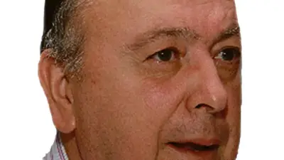 La Distinción Entre Líderes y Jefes: Un Llamado a la Transformación Política