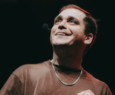 Lucho Miranda llega a Cali: El humor que desafía la parálisis cerebral con 'Abriendo las Manos'