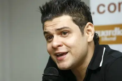 Luifer Cuello genera polémica en redes sociales por video con licor y escorpión