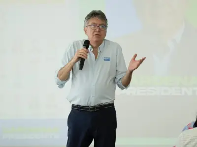 Mauricio Cárdenas defiende consulta presidencial y presenta propuestas de seguridad y apoyo social