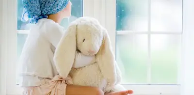 Médicos y gremios lanzan llamado urgente por la vida de niños con cáncer en Colombia