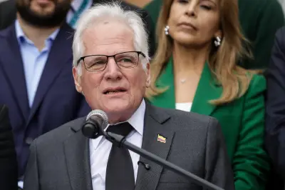 Miguel Uribe Londoño busca responsables intelectuales del magnicidio de su hijo y confirma precandidatura