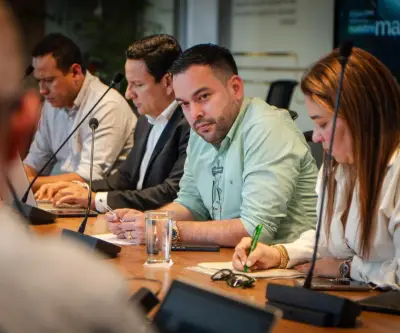 MinMinas pide a generadoras bajar precios de energía por altos niveles en embalses