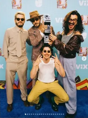 Morat sorprende con versión rockera de 'Tu Cárcel' de Los Bukis