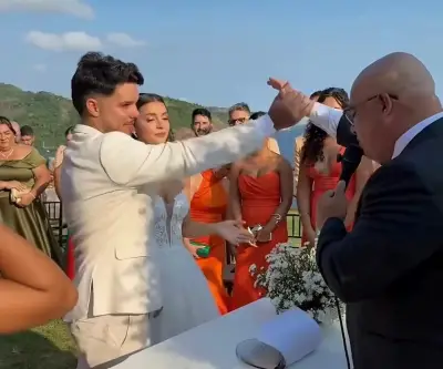 Novio confunde bendición con 'choca esos cinco' en plena boda y video se hace viral
