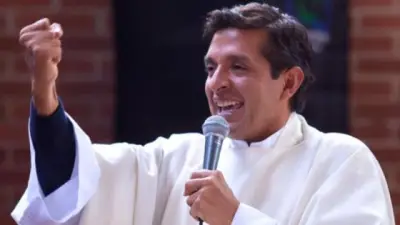 Padre Chucho revela detalles de su cirugía urgente y diagnóstico benigno tras masas