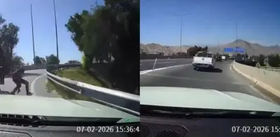 Pareja en Chile frustra intento de robo en autopista con arriesgada maniobra grabada en video