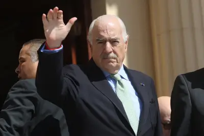 Pastrana responde a periodistas que exigen investigar sus menciones en archivos de Epstein