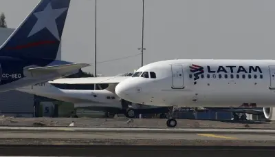 Pelea entre pasajeros obliga a vuelo Latam Bogotá-Medellín a abortar despegue en El Dorado