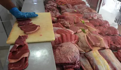 Petro evalúa prohibir exportación de carne para frenar alza de precios durante emergencia climática