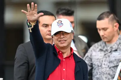 Petro recupera favorabilidad con repunte del 10% en encuesta Invamer antes de dejar el poder