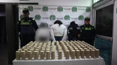 Policía de Cali captura a tres mujeres con 150 barras de explosivos en terminal de transportes