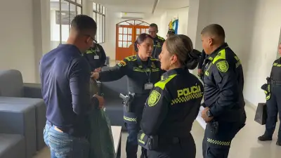 Policía Nacional entrega ayuda humanitaria a uniformados afectados por inundaciones en Montería