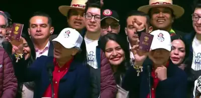 Presidente Petro presenta el nuevo pasaporte colombiano y confirma su disponibilidad