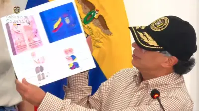Presidente Petro revela diseño de nuevos pasaportes colombianos durante consejo de ministros