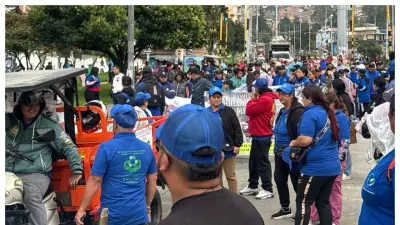 Recicladores de Bogotá levantan bloqueos tras histórico acuerdo con el Gobierno Petro