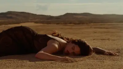 Rosalía protagoniza videoclip 'Sauvignon Blanc' junto a su pareja invisible