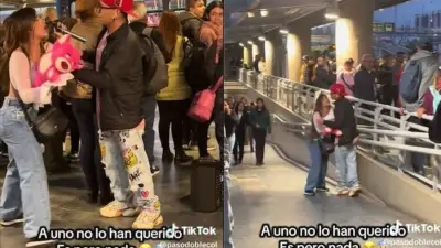 Serenata en TransMilenio: Mujer canta con micrófono a novio que intenta huir en Bogotá