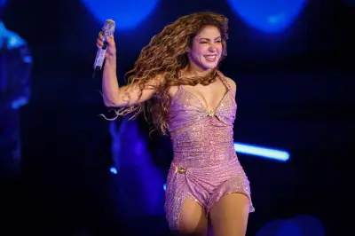 Shakira reacciona con sorpresa ante imagen de Piqué durante concierto en El Salvador