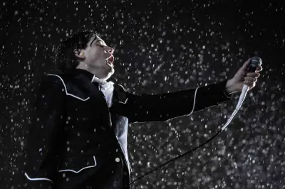 The Hives en Bogotá: adrenalina pura y rock que desafía tormentas