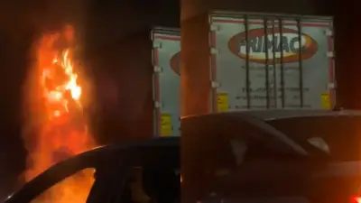Tractocamión se incendia en vía Cajicá-Chía tras colisión con motocicleta atrapada