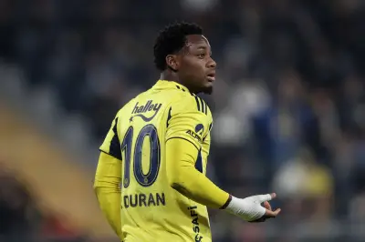 Tres razones clave explican la salida de Jhon Durán del Fenerbahce: su actitud fue determinante