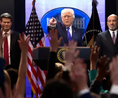 Trump evalúa orden ejecutiva para que bancos soliciten prueba de ciudadanía a clientes en EE.UU.