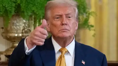 Trump oficializa arancel global del 10% en medio de tensión con Corte Suprema de EE.UU.