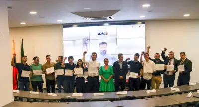 UTS y UNRaf celebran primera graduación de diplomado binacional en movilidad eléctrica sustentable
