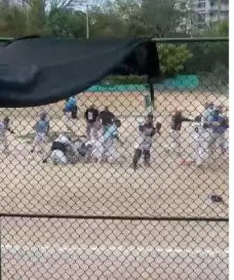 Violencia en Cartagena: Partido de sóftbol termina en pelea masiva en barrio Los Caracoles