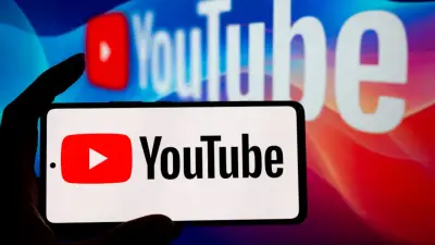 YouTube lanza lista de reproducción con IA y mejora doblajes automáticos para suscriptores premium