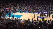 Batalla campal en la NBA: pelea multitudinaria empaña victoria de Pistons sobre Hornets