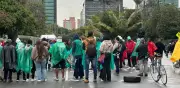 Bloqueos y agresiones en protesta afrocolombiana en Bogotá: 1.500 funcionarios retenidos