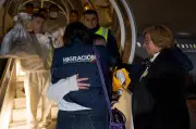 Canciller Villavicencio recibe a 110 colombianos retornados en vuelo humanitario desde EE.UU.