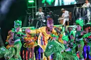 Carnaval del Atlántico rinde tributo a la tradición con espectáculo de 520 artistas