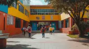 Crisis educativa en Bogotá: Deserción masiva, cartel de docentes y acoso a estudiantes con discapacidad