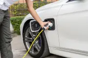 ¿Cuánto cuesta cargar un auto eléctrico en Colombia? Los precios que sorprenden a conductores