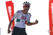 Del Toro toma el liderato en UAE Tour 2026 mientras Tejada se mantiene en el top 5