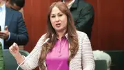 Denuncian a senadora Berenice Bedoya por exigir parte del salario de asesor para su familia